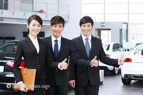 專業汽車銷售人員的核心素養 精準選擇與配件推薦